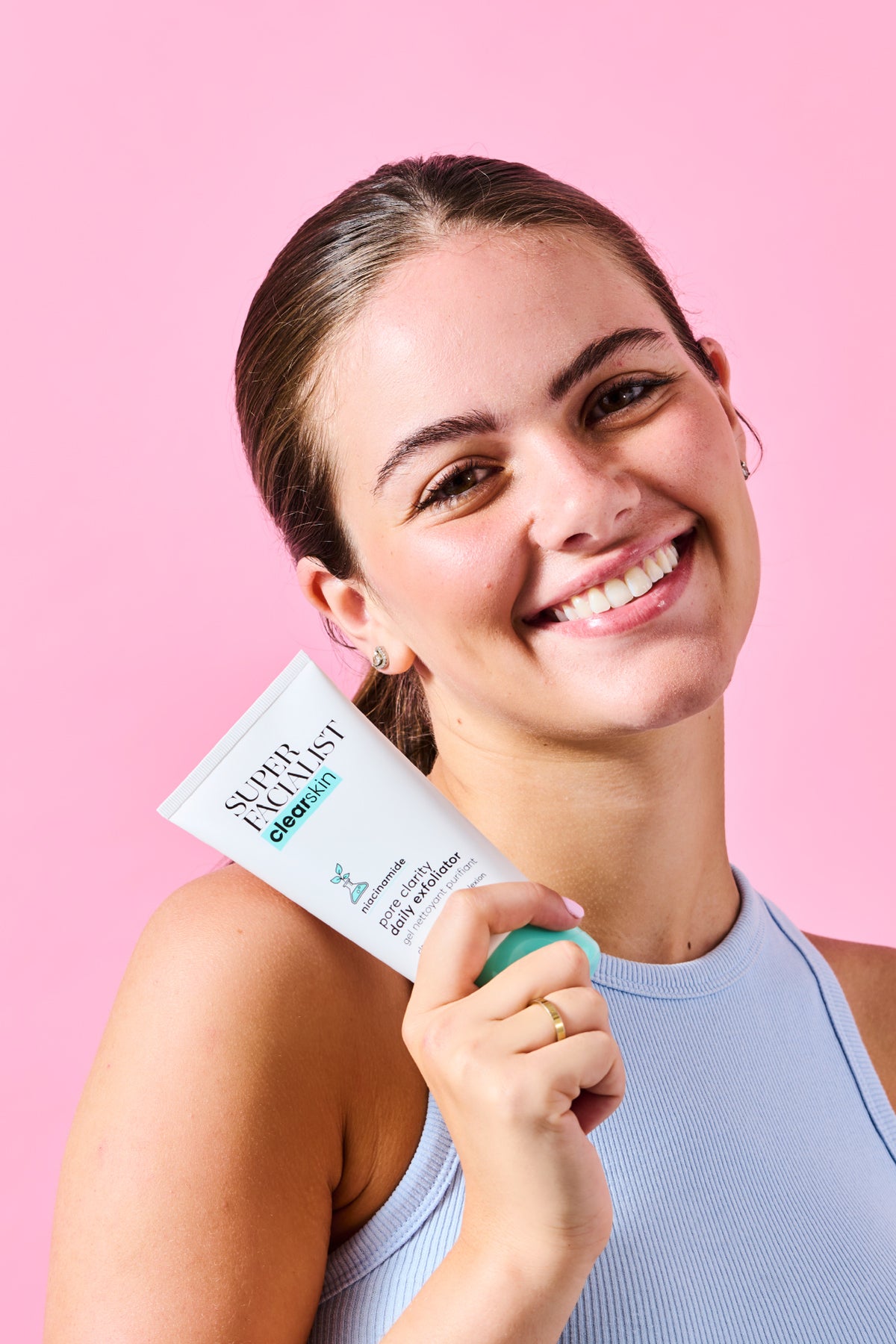 Super Facialist Niacinamide İçeren Arındırıcı & Aydınlatıcı Peeling Etkili Yüz Yıkama Jeli 150 ML